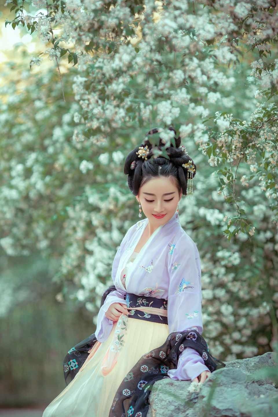 描写月季花的拟人句